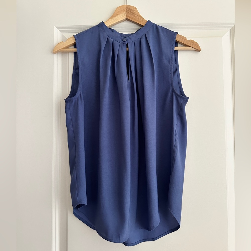 Ann Taylor Blue Keyhole Neck Sleeveless Blouse - Size XSP
